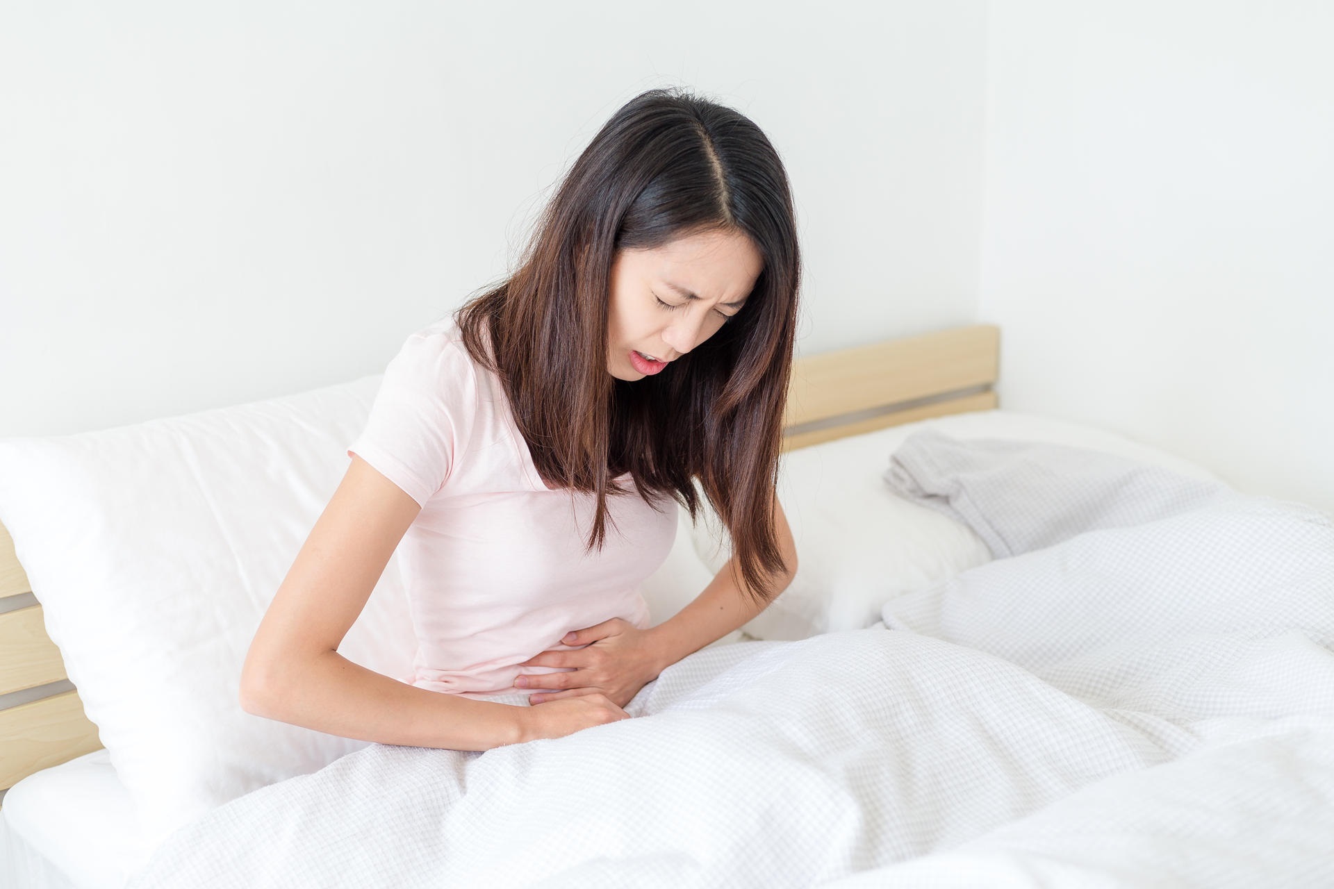 Rong kinh có thể do đơn thuần là triệu chứng của rối loạn kinh nguyệt, nhưng cũng có thể là  biểu hiện của các bệnh lý nguy hiểm ở tử cung và buồng trứng