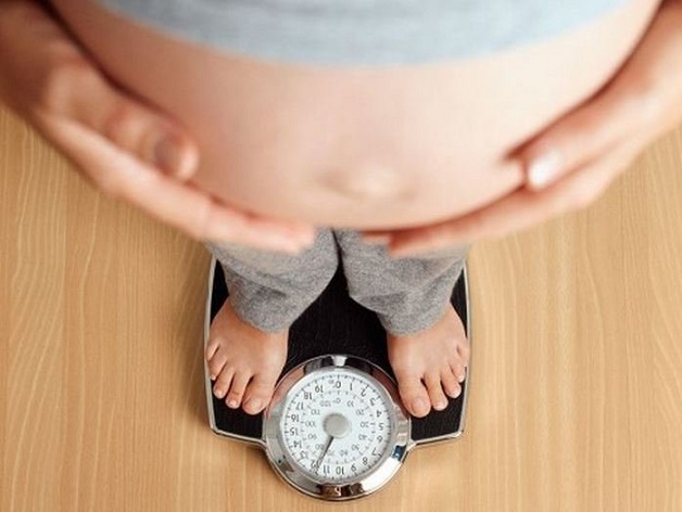 Mẹ bầu bị tăng cân quá nhanh trong quá trình mang thai cũng cần đi xét nghiệm để kiểm tra tình trạng sức khỏe