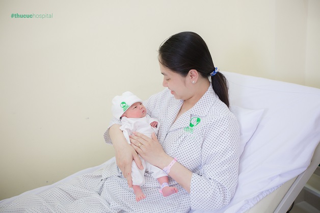 Khoảnh khắc sau sinh của mẹ và bé tại bệnh viện Đa khoa Hưng Thịnh