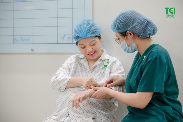 Mẹ bầu đi tiểu nhiều hơn kèm theo tiêu chảy là dấu hiệu sắp sinh con vô cùng chính xác