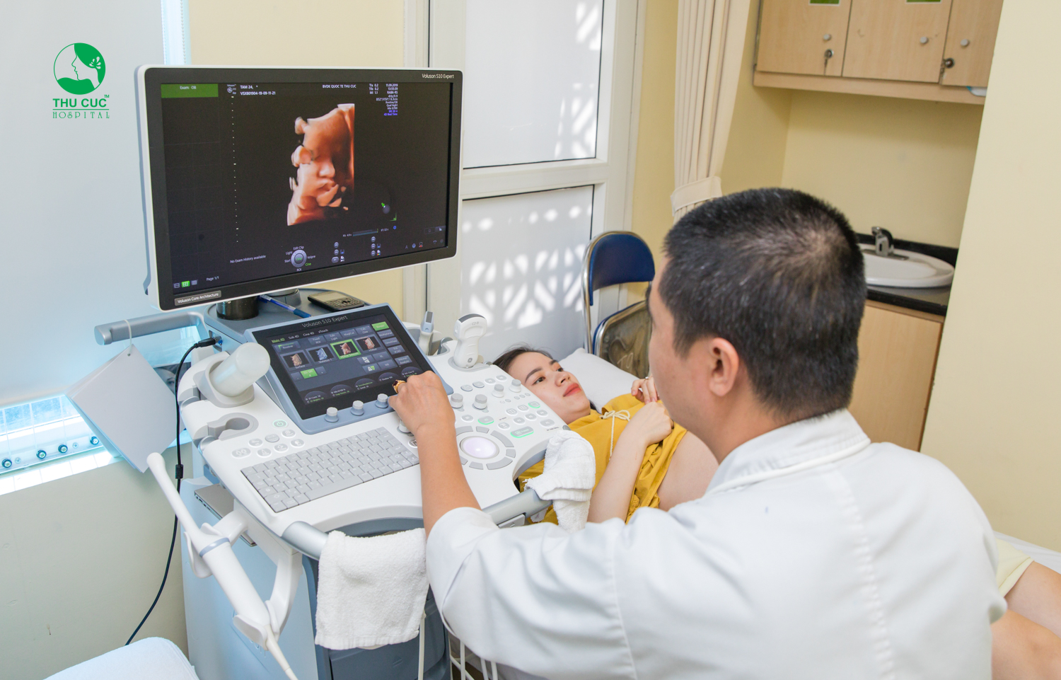 Mẹ bầu thực hiện siêu âm 5D tại bệnh viện Đa khoa Hưng Thịnh