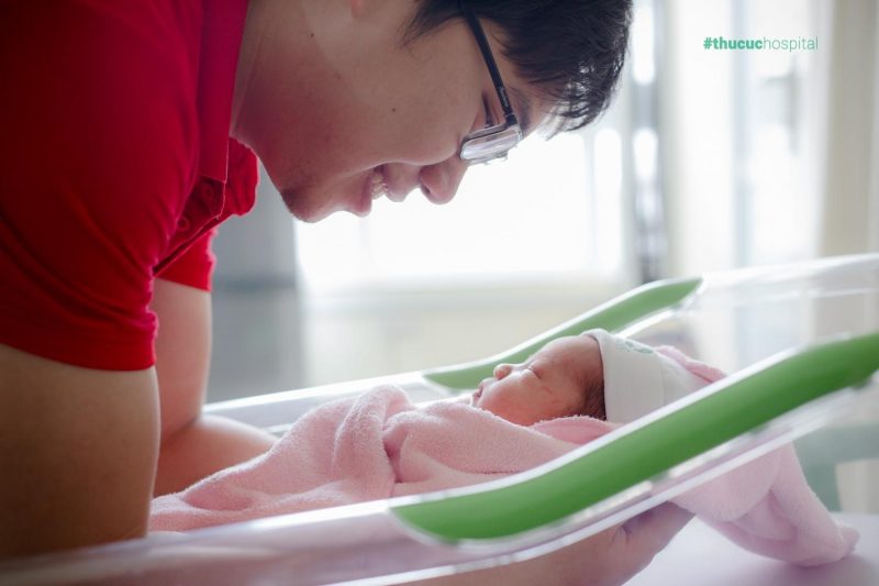 Lao động nữ sinh con được nghỉ việc hưởng chế độ thai sản trước và sau khi sinh con là 06 tháng