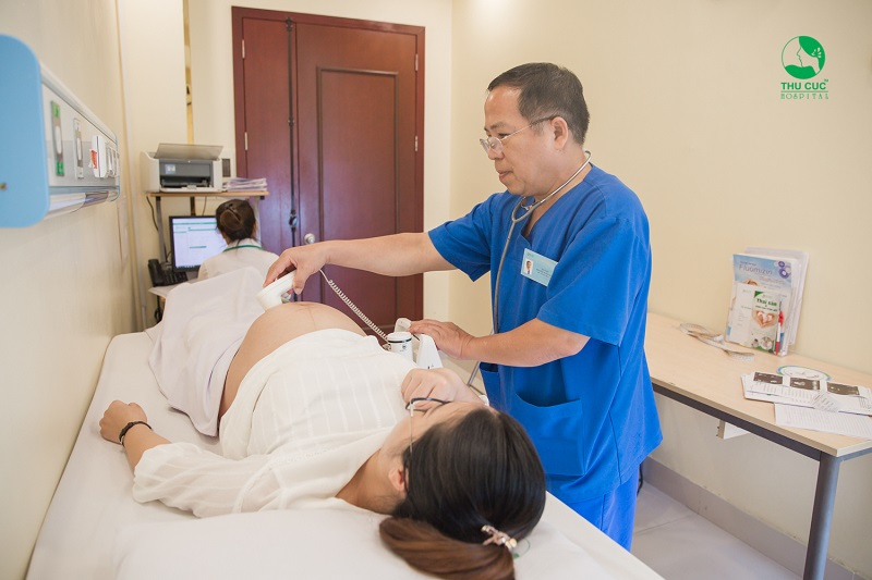 Phụ nữ trên 35 đến 40 tuổi có nên sinh con không, chị em có thể cần nhờ đến sự trợ giúp từ các kỹ thuật y học 