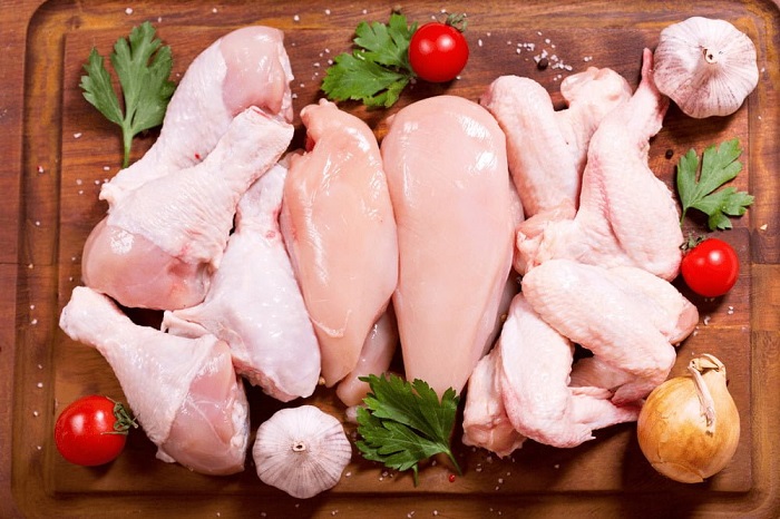 Thịt trắng là thực phẩm người bị u xơ tử cung nên bổ sung trong chế độ ăn hàng ngày