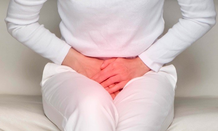 Đau rát vùng kín là triệu chứng cảnh báo sức khỏe sinh sản của chị em đang gặp vấn đề