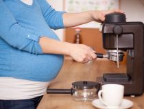 Phụ nữ mang thai có được uống cà phê không?