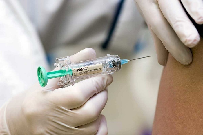 Chị em nên chủ động tiêm phòng HPV.