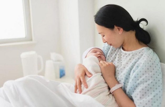 Nữ giới dưới 6 ngày sau sinh và đang cho con bú là trường hợp chống chỉ định que cấy tránh thai