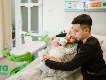 Đẻ mổ có được nằm nghiêng không? Mách mẹ các tư thế phù hợp!