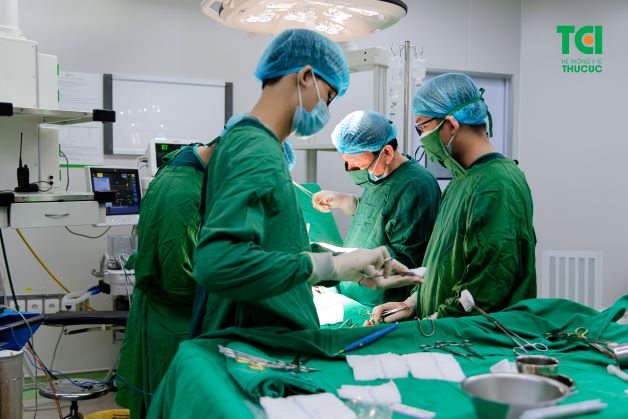 Phẫu thuật thai ngoài tử cung được thực hiện tại Hưng Thịnh Clinic - Một trong những cơ sở y tế uy tín trong lĩnh vực sản phụ khoa