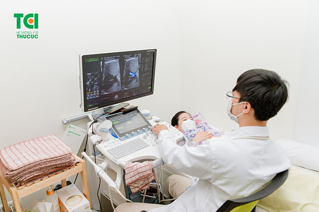 Theo lịch siêu âm, quá trình phát triển của thai nhi, bác sĩ có thể thực hiện đánh giá, sàng lọc các vấn đề hình thái bên ngoài cũng như cơ quan nội tạng bên trong để giúp mẹ yên tâm hơn