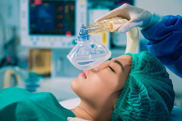 Đẻ mổ gây mê bằng phương pháp đặt nội khí quản làm thai phụ mất ý thức và cảm giác đau
