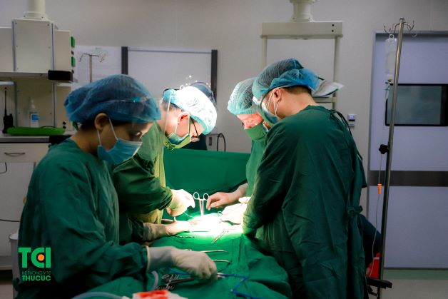 Phẫu thuật xử lý u nang buồng trứng tại Hưng Thịnh Clinic