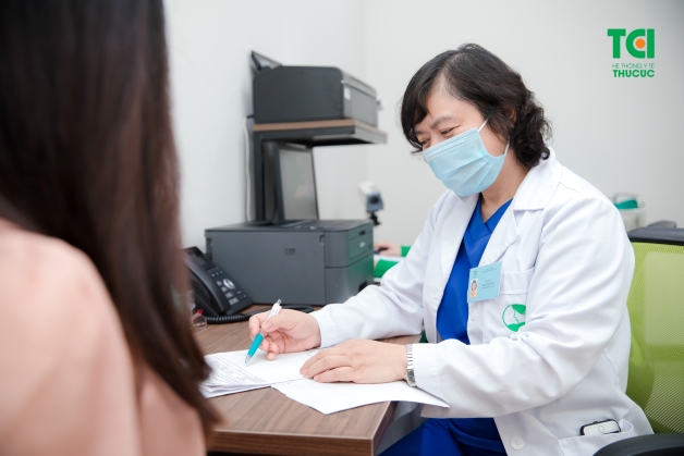 Sau khi sinh mổ bị rong kinh cần đi khám bác sĩ