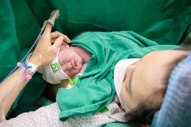 Đẻ mổ sau bao lâu hết đau dạ con - mẹ cần hỏi ý kiến bác sĩ chuyên khoa