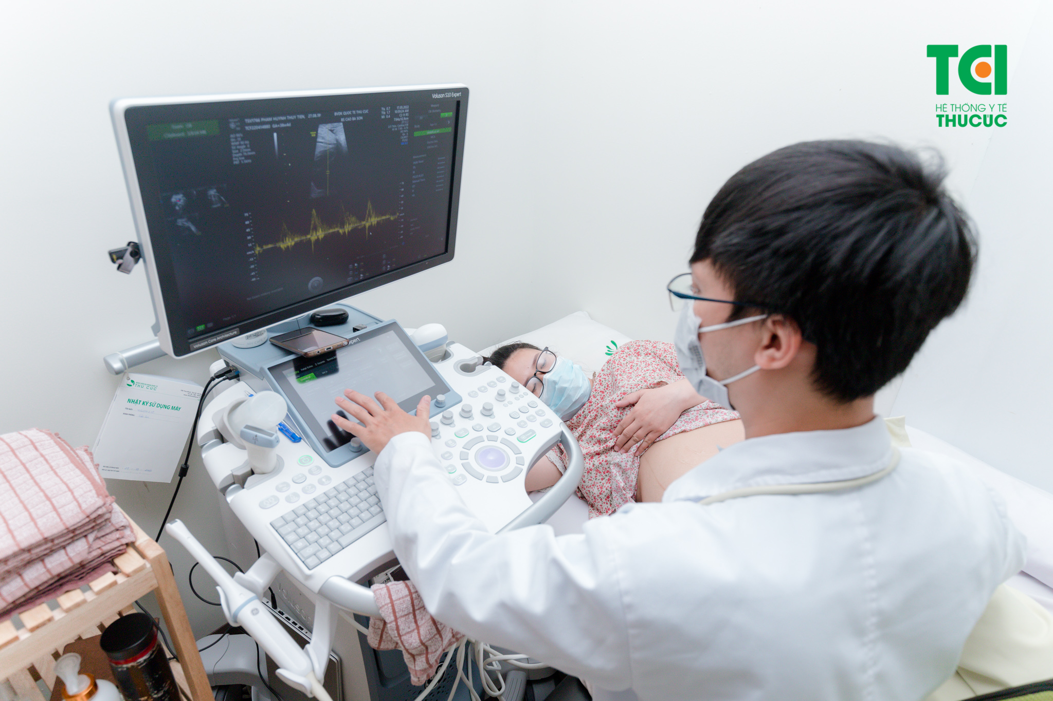Siêu âm tuần 32 mẹ nên lựa chọn siêu âm 5D để có hình ảnh sắc nét và đánh giá chính xác nhất dị tật thai nhi