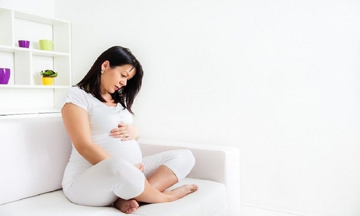 Khi bị đau xương mu mẹ bầu sẽ cảm thấy phần trước của xương chậu bị đau dữ dội
