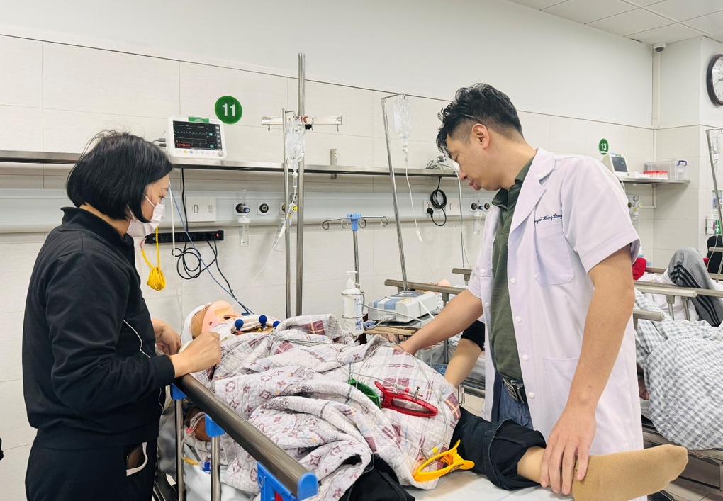 Vụ sập trần ở trường học: Nữ sinh 16 tuổi bị liệt vận động và cảm giác - 1 Vụ sập trần ở trường học: Nữ sinh 16 tuổi bị liệt vận động và cảm giác - 1