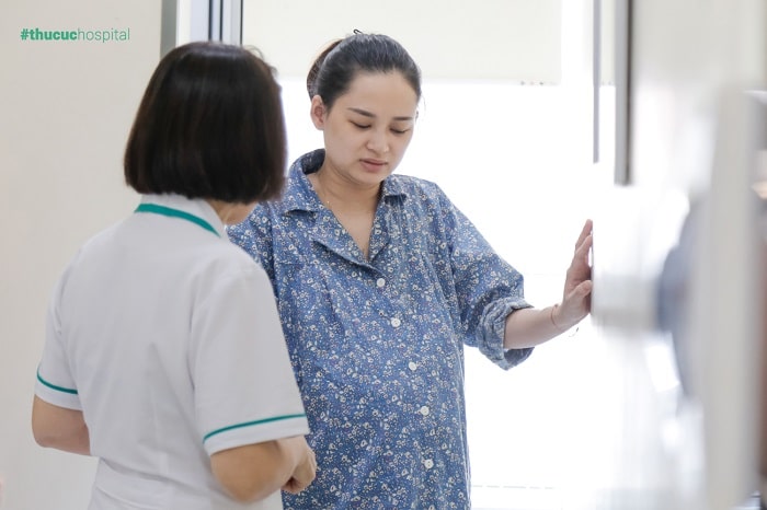 Các điều dưỡng bệnh viện Đa khoa Hưng Thịnh luôn ở bên cạnh mẹ