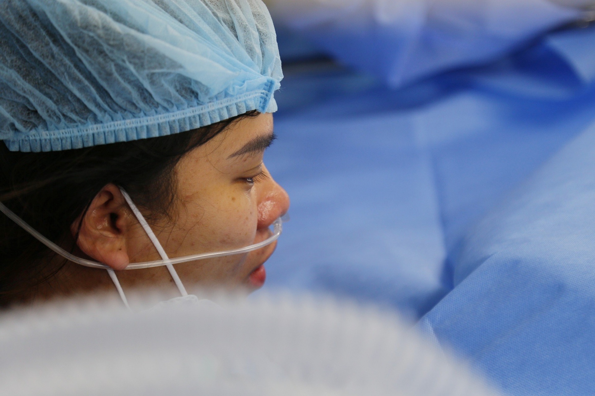 Cận cảnh mổ bắt em bé thông tim bào thai đầu tiên ở Việt Nam - 5