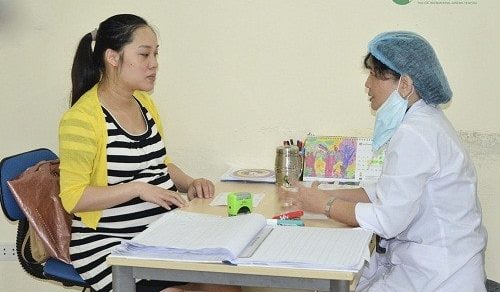Mẹ nên thực hiện những xét nghiệm nào khi đang mang thai 3 tháng đầu?