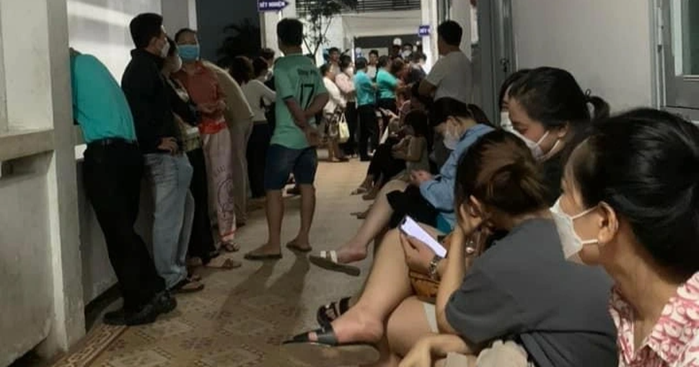 Hàng trăm người dân Phú Quốc xuyên đêm chờ hiến máu cứu sản phụ băng huyết - 1