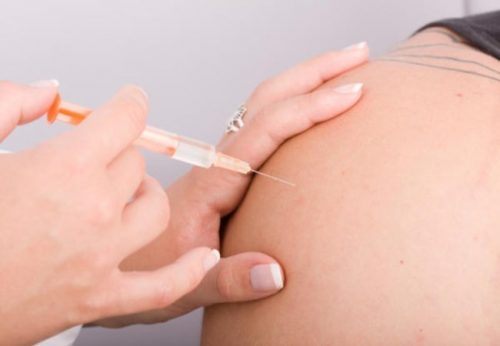 Chọc ối là một trong những xét nghiệm được thực hiện khi mang thai từ tuần 15 đến tuần 19