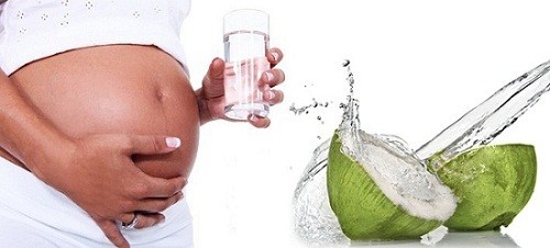 Uống nước dừa khi mang thai được không là vấn đề được nhiều mẹ bầu quan tâm. 