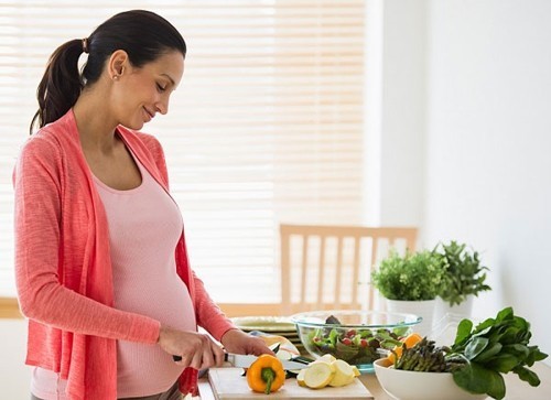 Chế độ sinh dưỡng khoa học giúp mẹ bầu ổn định sức khỏe khi WBC tăng