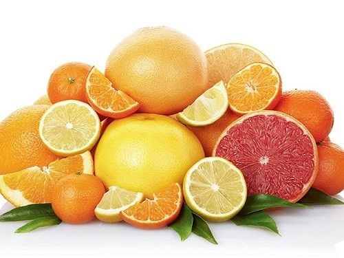 Các loại rau củ quả chứa nhiều vitamin C giúp hấp thu sắt tốt hơn.